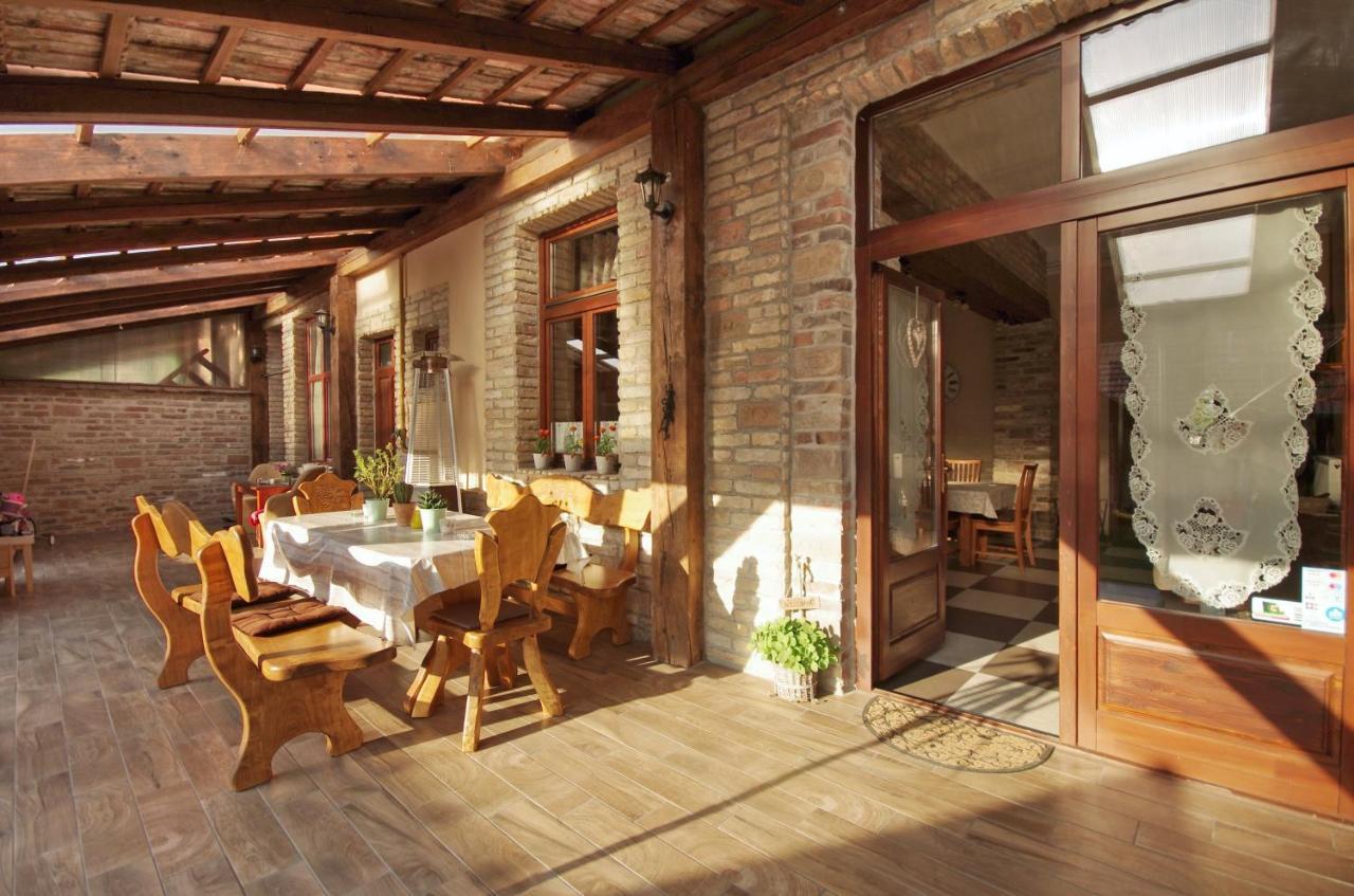 Villa Rusztika ยูลา ภายนอก รูปภาพ