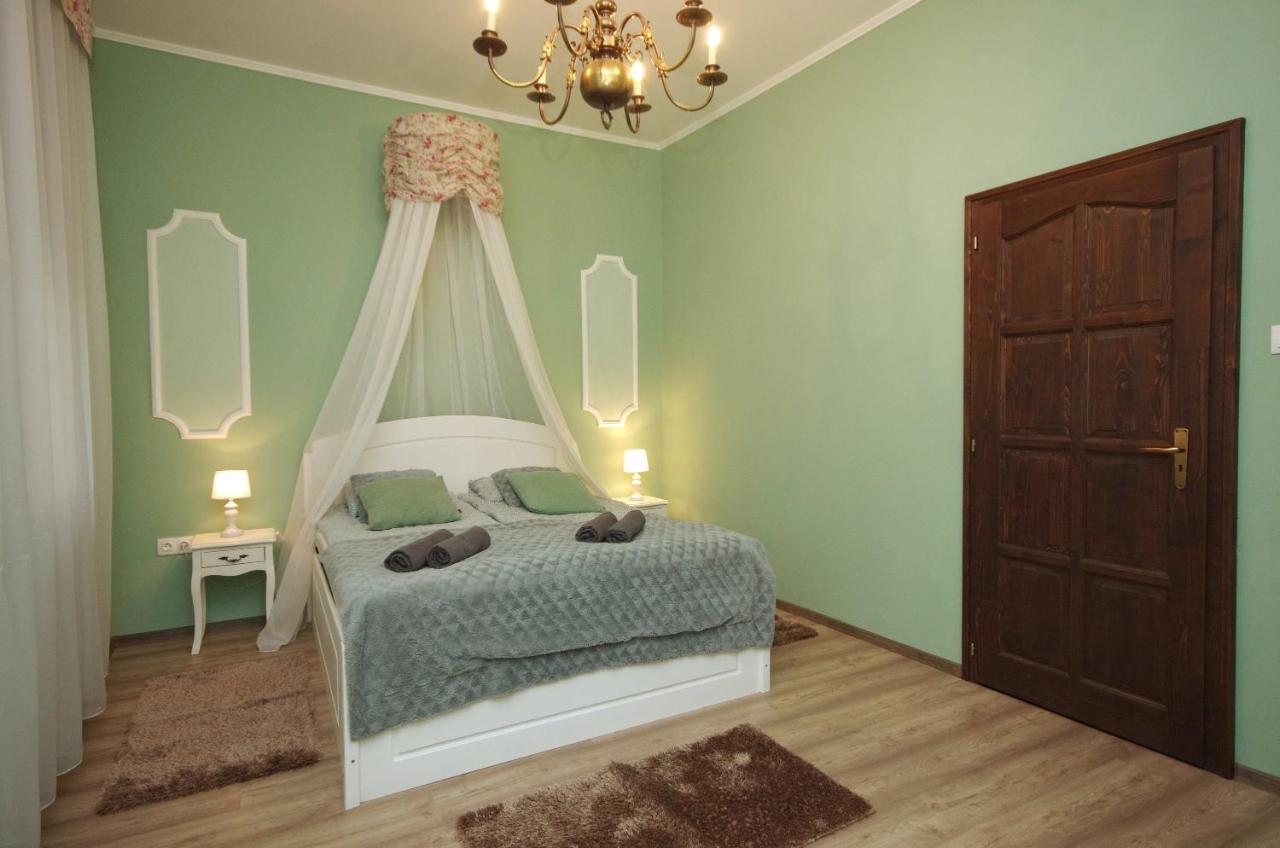 Villa Rusztika ยูลา ภายนอก รูปภาพ