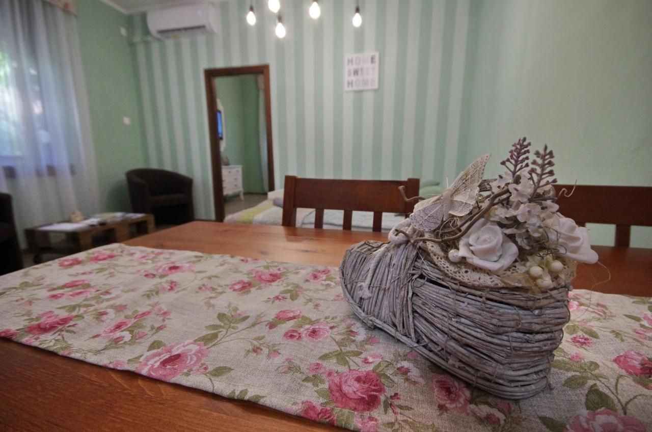 Villa Rusztika ยูลา ภายนอก รูปภาพ