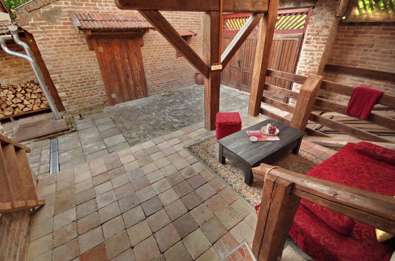 Villa Rusztika ยูลา ภายนอก รูปภาพ