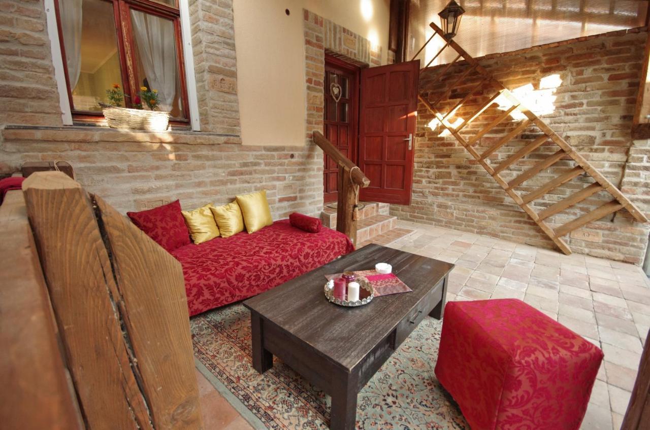 Villa Rusztika ยูลา ภายนอก รูปภาพ