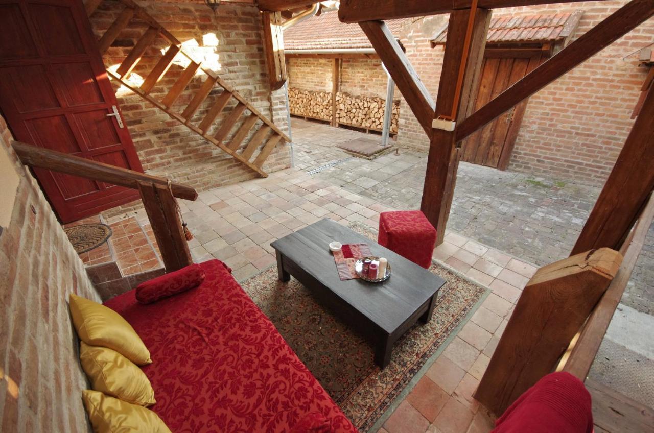 Villa Rusztika ยูลา ภายนอก รูปภาพ