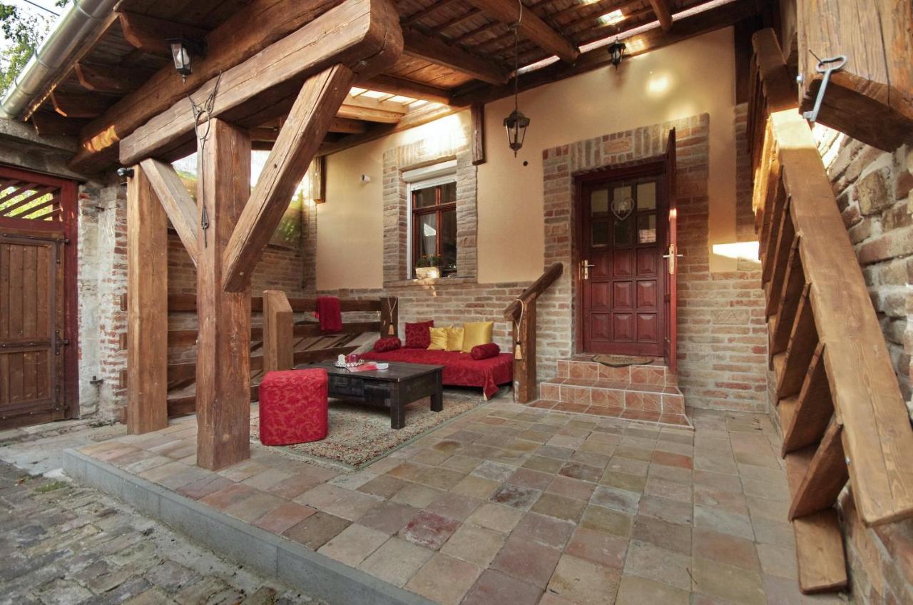 Villa Rusztika ยูลา ภายนอก รูปภาพ