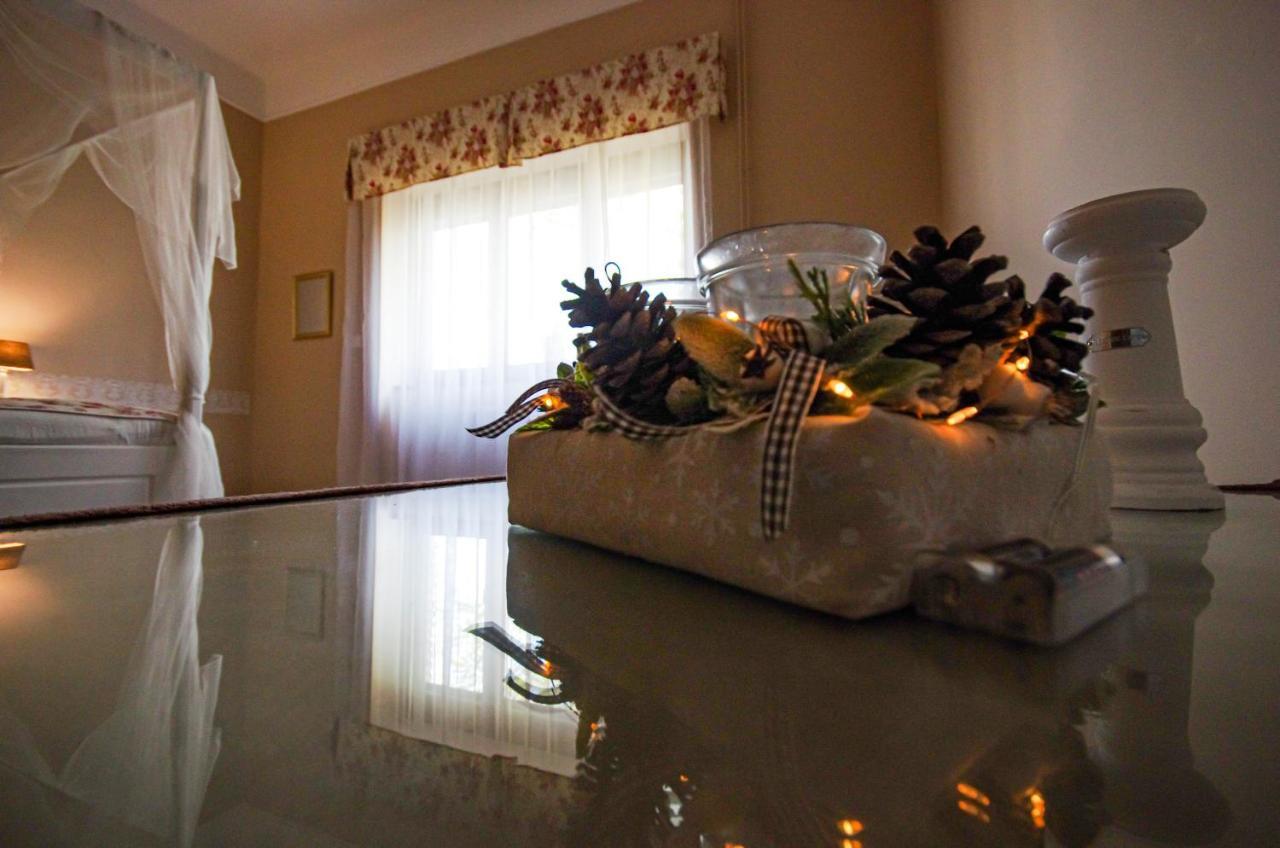 Villa Rusztika ยูลา ภายนอก รูปภาพ
