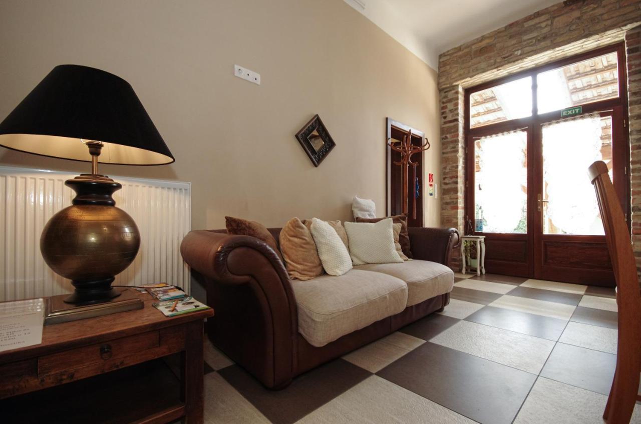 Villa Rusztika ยูลา ภายนอก รูปภาพ