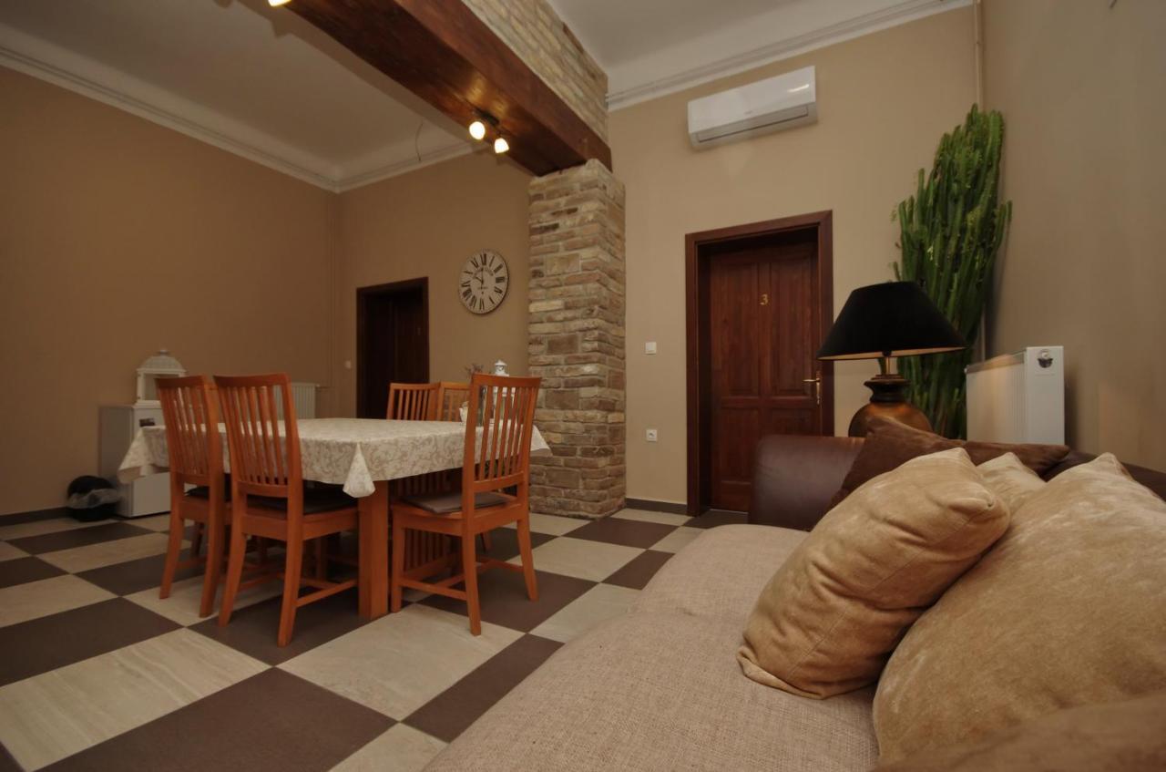 Villa Rusztika ยูลา ภายนอก รูปภาพ